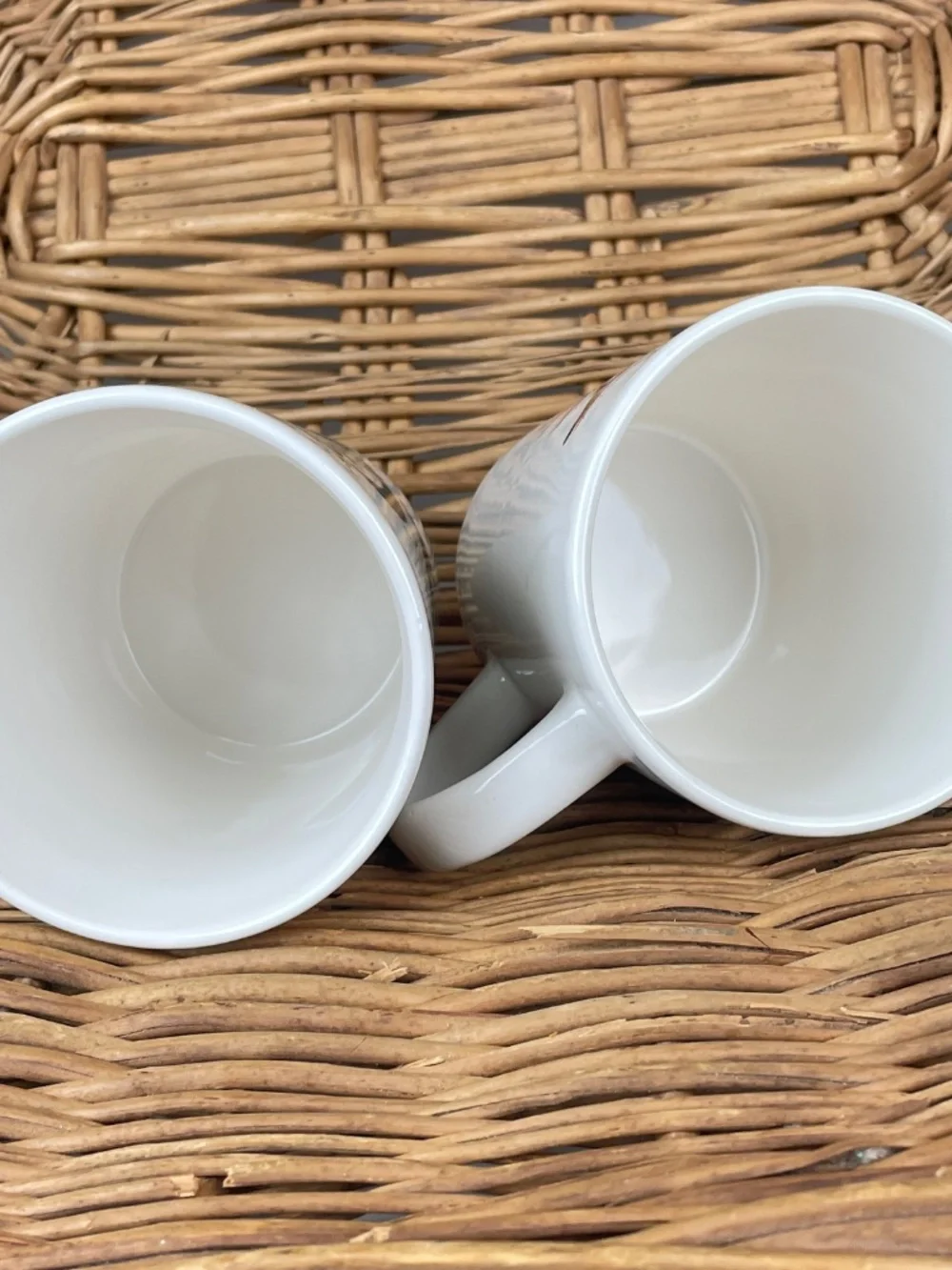 Williams Sonoma Ceramic Floral Christmas Coffee Mugs PEACE and JOY - Set of 4